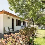 Relax In Style - Prime Spot With Garden & Natural Pool