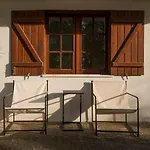 Relax In Style - Prime Spot With Garden & Natural Pool Villa Azeitão