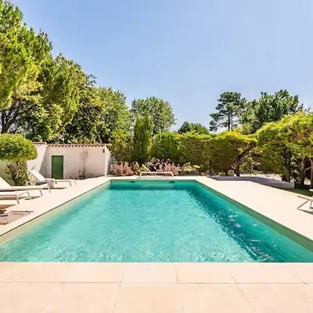 Relax In Style - Prime Spot With Garden & Natural Pool Villa *
