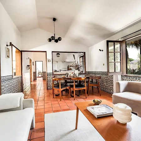 Villa Relax In Style - Prime Spot With Garden & Natural Pool *