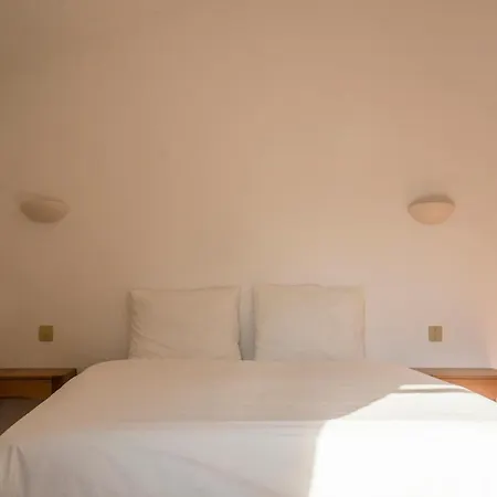 Relax In Style - Prime Spot With Garden & Natural Pool Willa Azeitão