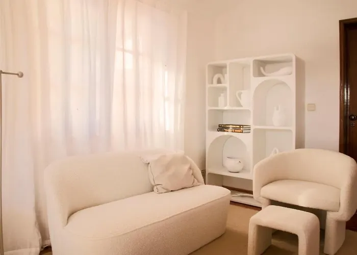 Relax In Style - Prime Spot With Garden & Natural Pool Willa